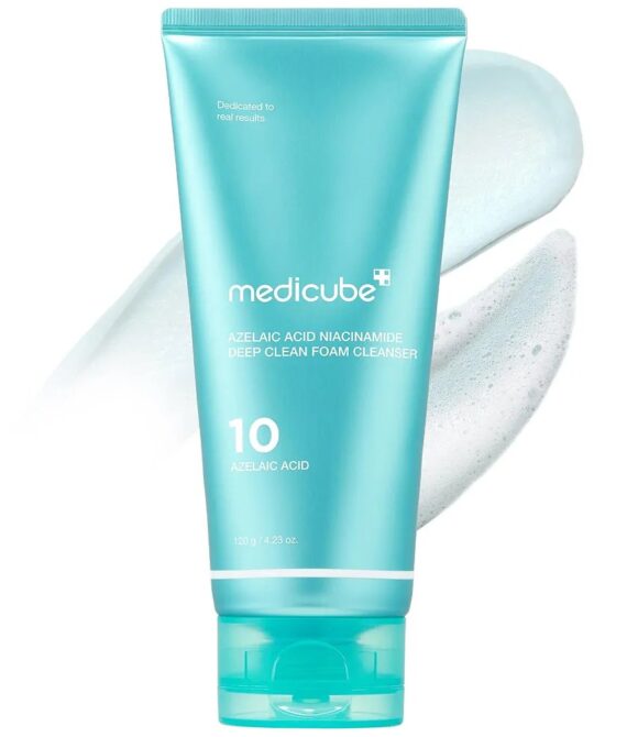 medicube – Mousse nettoyante profonde à l’acide azélaïque et à la niacinamide – 120g