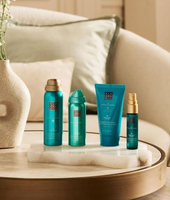 Rituals
SMALL BATH & BODY GIFT SET – THE RITUAL OF KARMA – DELICATELY SWEET – LOTUS & WHITE TEA – Set pour le bain et le corps